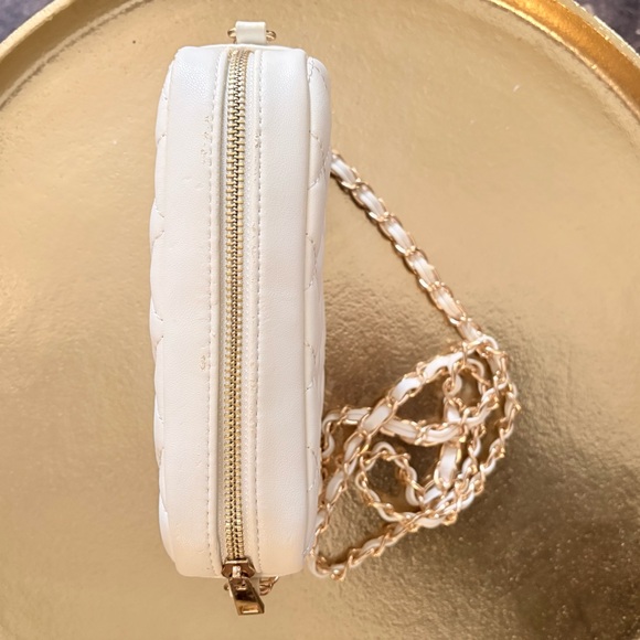 NWOT Forever21 White Quilted Chain Crossbody - Picture 3 of 12